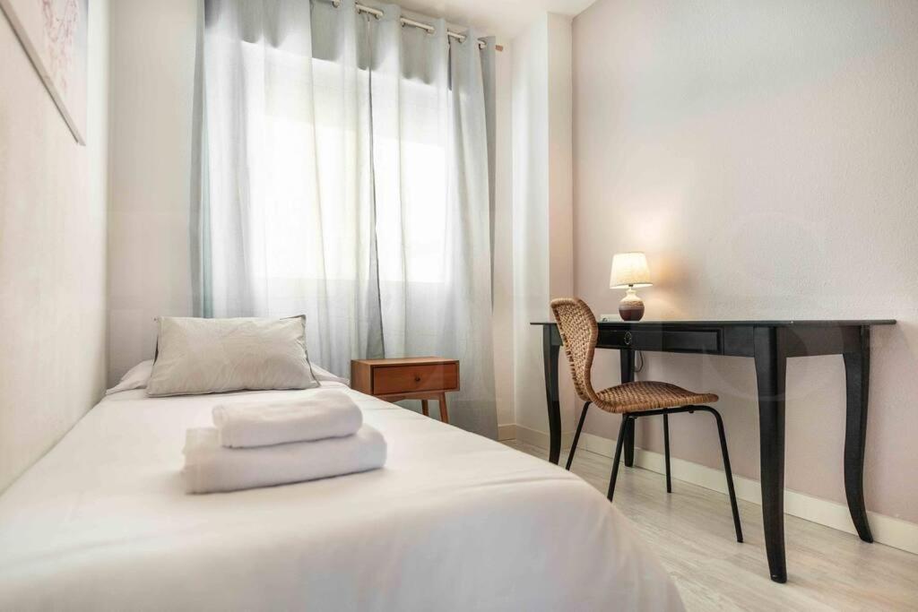 Spacious & Authentic Apartment By Rems Málaga Kültér fotó