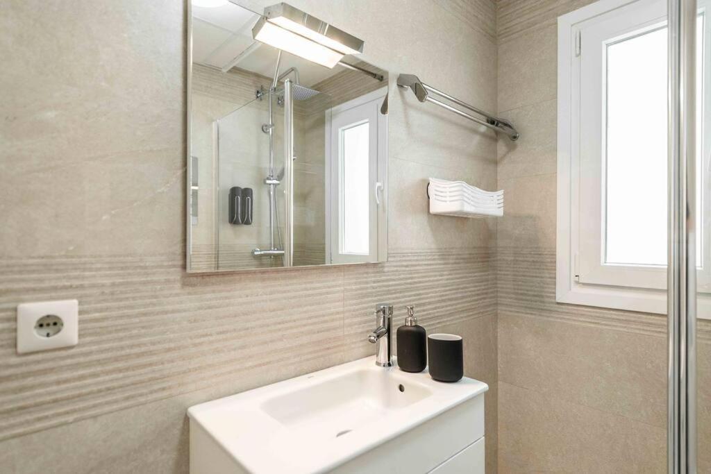 Spacious & Authentic Apartment By Rems Málaga Kültér fotó