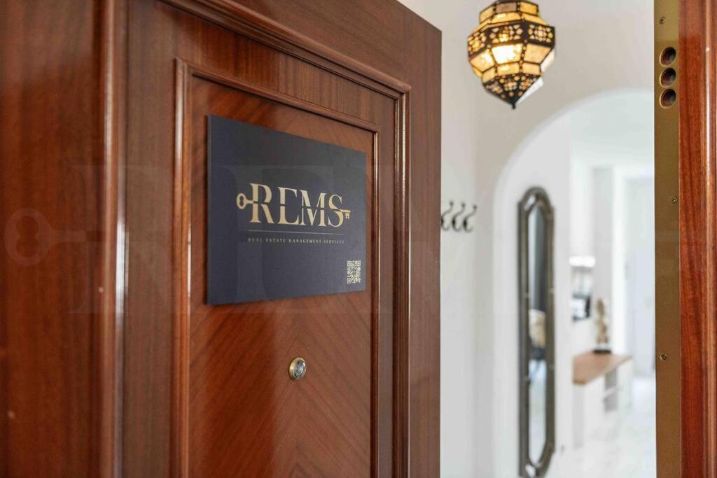 Spacious & Authentic Apartment By Rems Málaga Kültér fotó